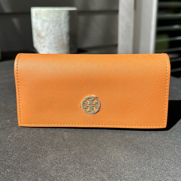 NWOT- Tory Burch Sunglass Case with Soft Pouch - Picture 2 of 9